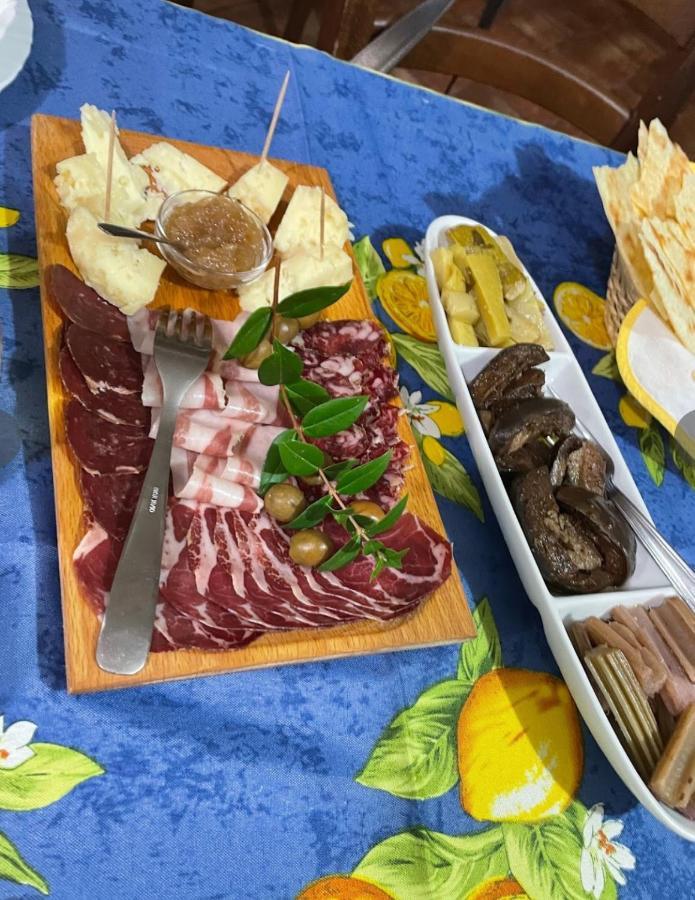 Agriturismo Cugumia Thiesi Eksteriør bilde